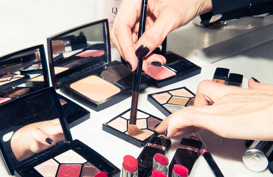 آرایش چشم عروس با لوازم آرایشی بهداشتی در فروشگاه اینترنتی دیجی استایل