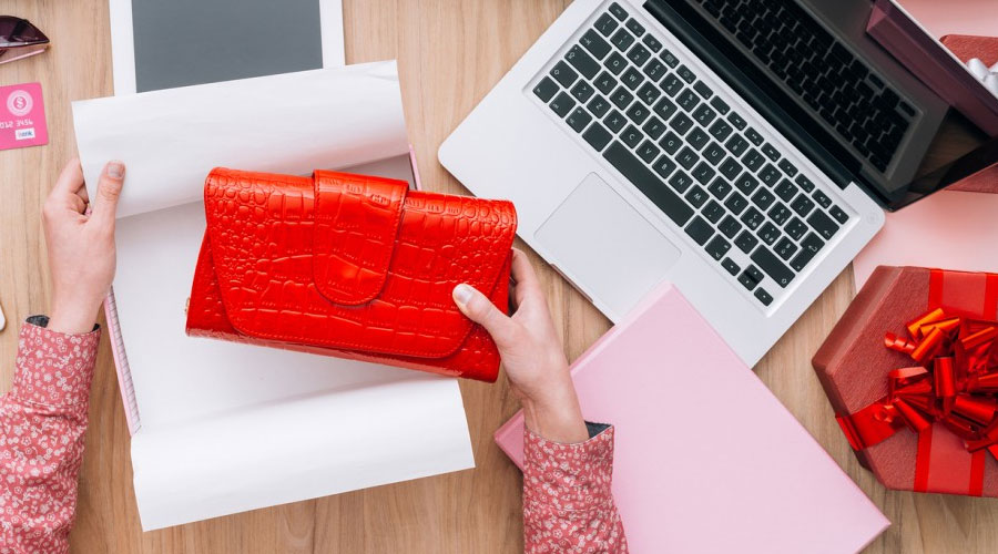 کیف چرمی قرمز