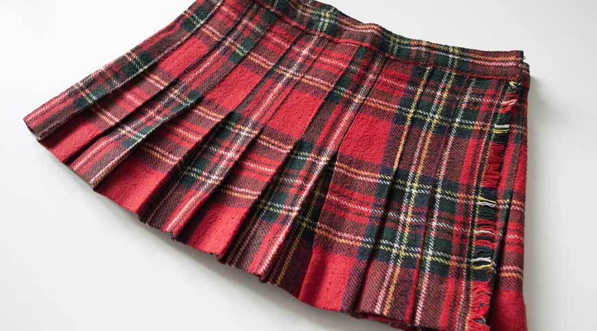 اتو کردن دامن زنانه