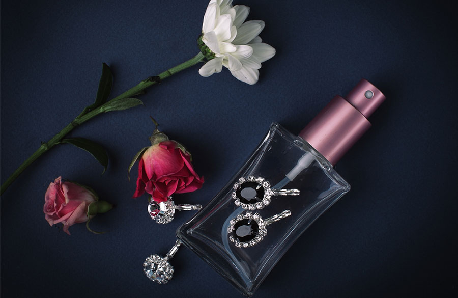 خرید عطر زنانه فروشگاه اینترنتی دیجی استایل