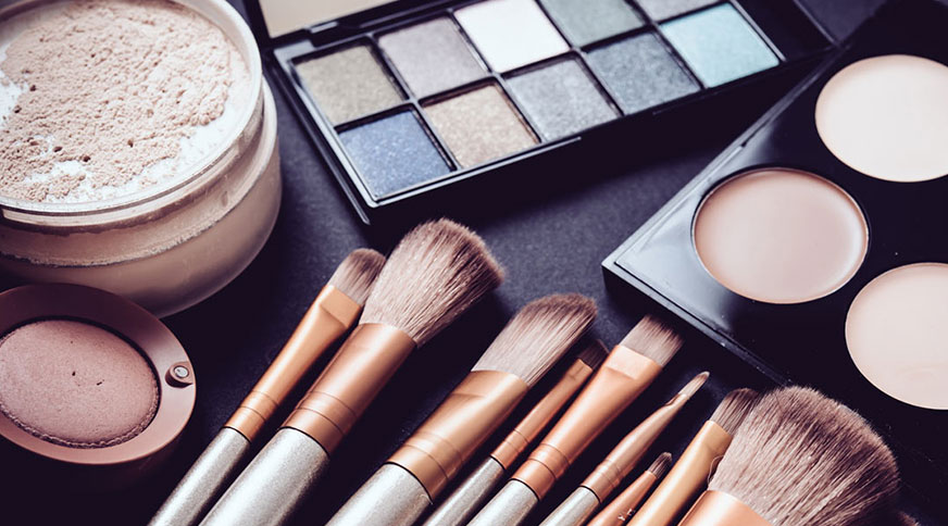 [تصویر:  makeup-products.jpg]