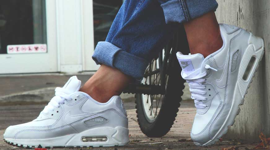 کتانی سفید زنانه شلوار لی زنانه