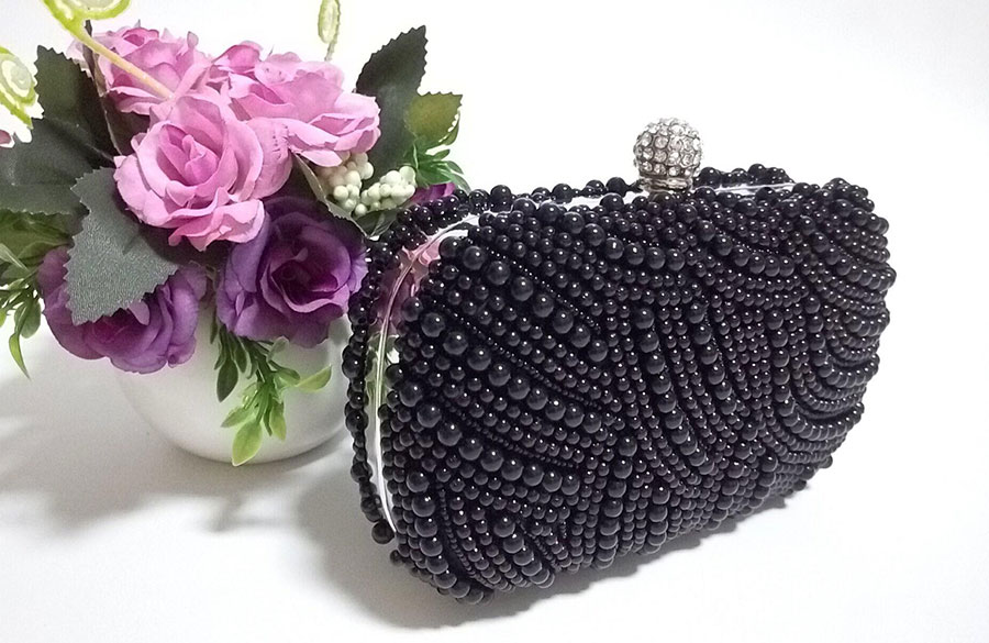 قوانین خرید کیف مجلسی زنانه