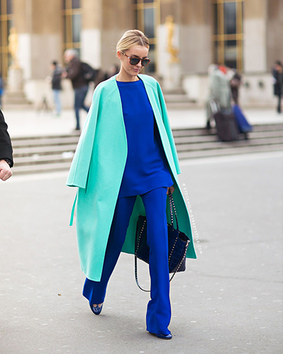 ست رنگ مانتو آبی با مد 2018