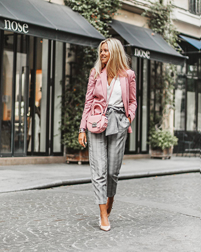 ست کردن مانتو صورتی و طوسی