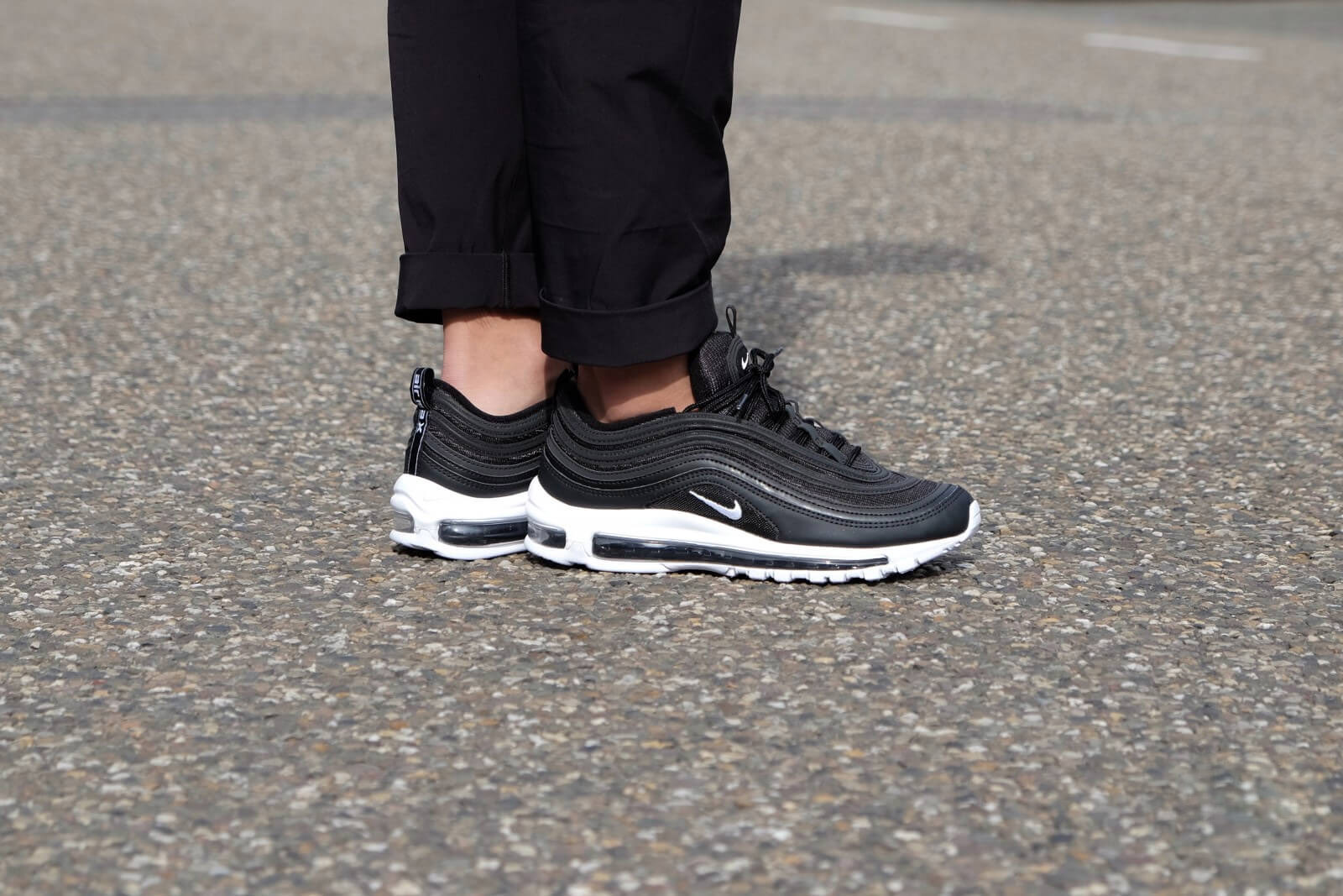 کتانی ورزشی