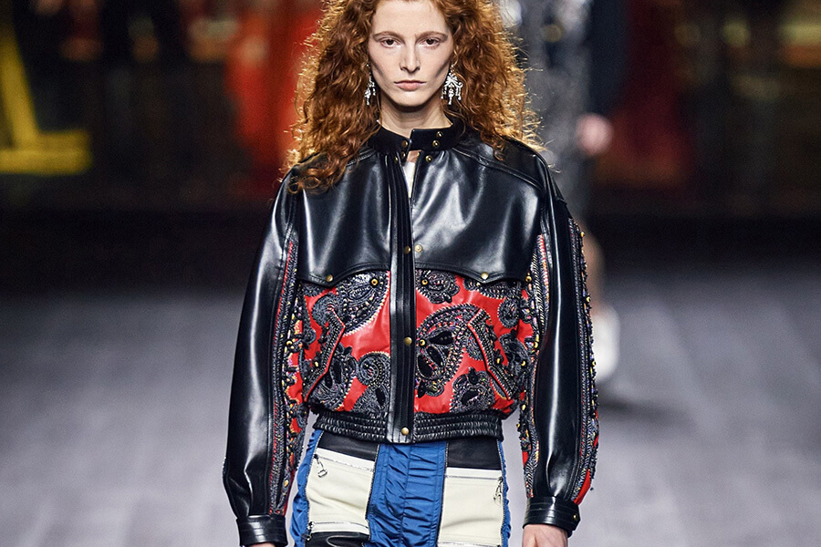 تیپ موتورسواری زنانه