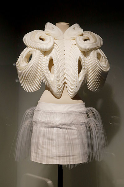 لباس ساخته شده با پرینتر سه بعدی