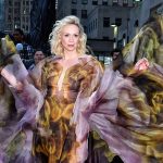 گوئندولین کریستی در مراسم فرش قرمز آخرین فصل سریال تاج و تخت