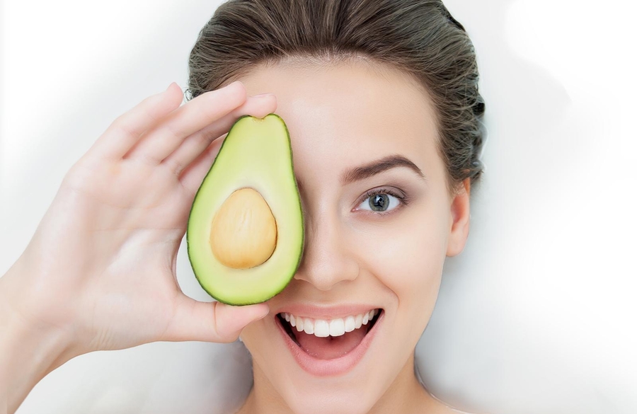 ماسک صورت آووکادو برای پوستهای تیره و کدر