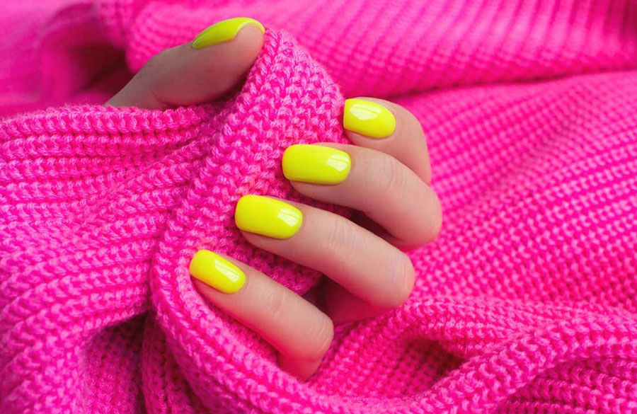 مانیکور زرد درخشان