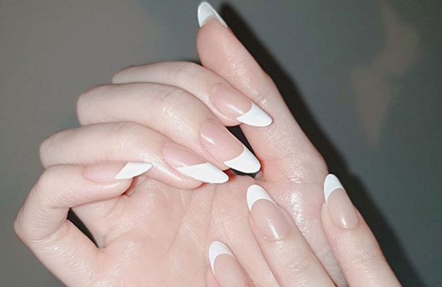 ناخن بادامی