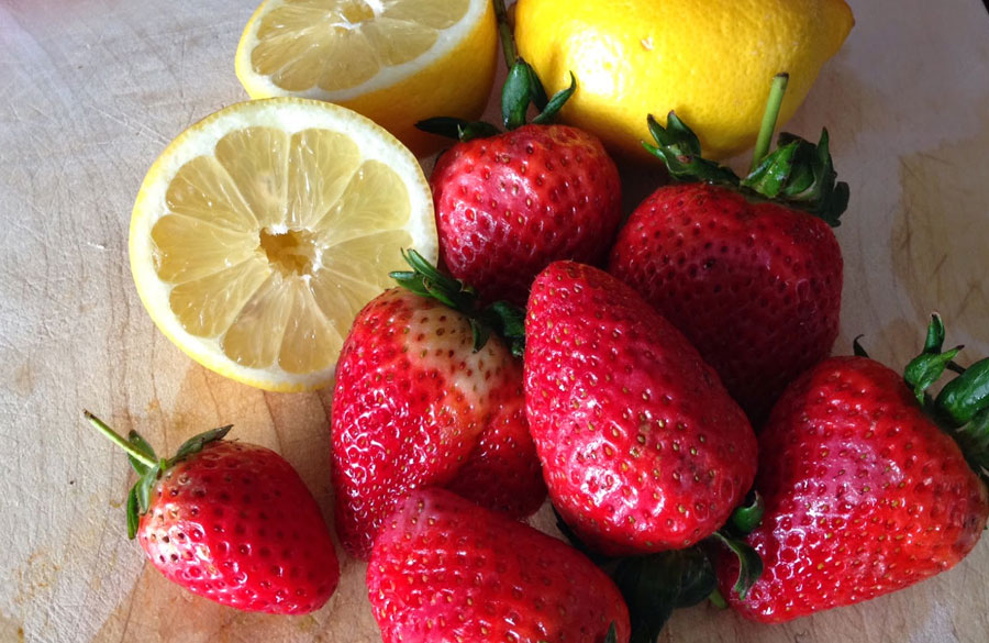 ماسک توت فرنگی و لیمو