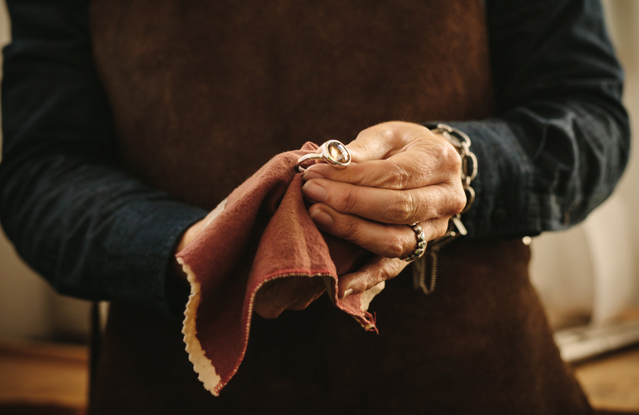 تمیز کردن جواهرات