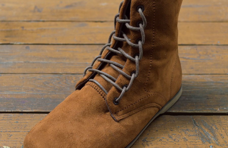 بستن بند کفش کتانی به سبک نبردبان