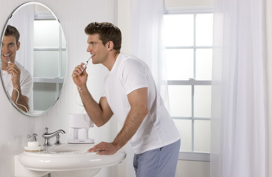 استفاده از واترجت دندان