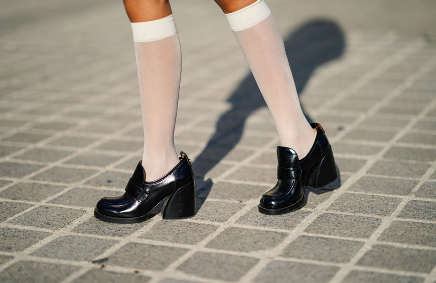 چگونه جوراب شیشه ای بپوشیم