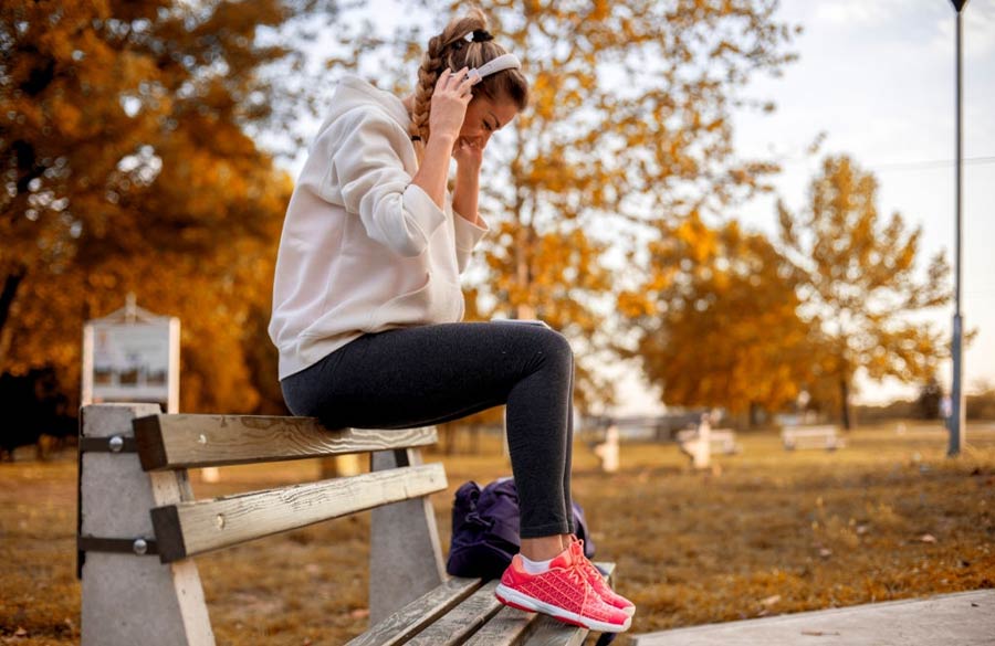 شلوار لگ و هودی