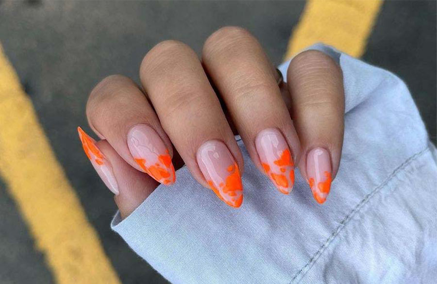 طراحی ناخن با لاک نئونی