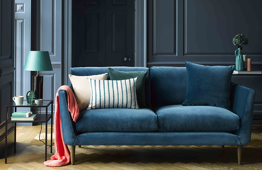 کوسن برای مبل آبی