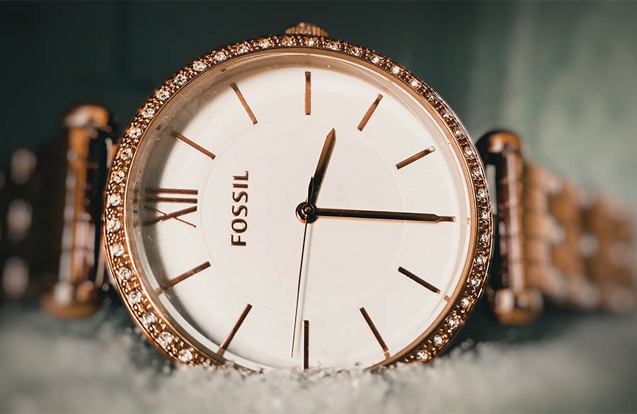 طراحی و رنگ ساعت