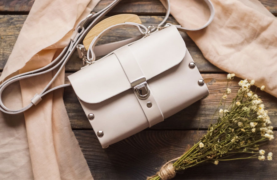 چطور کیف چرمی را تمیز کنیم