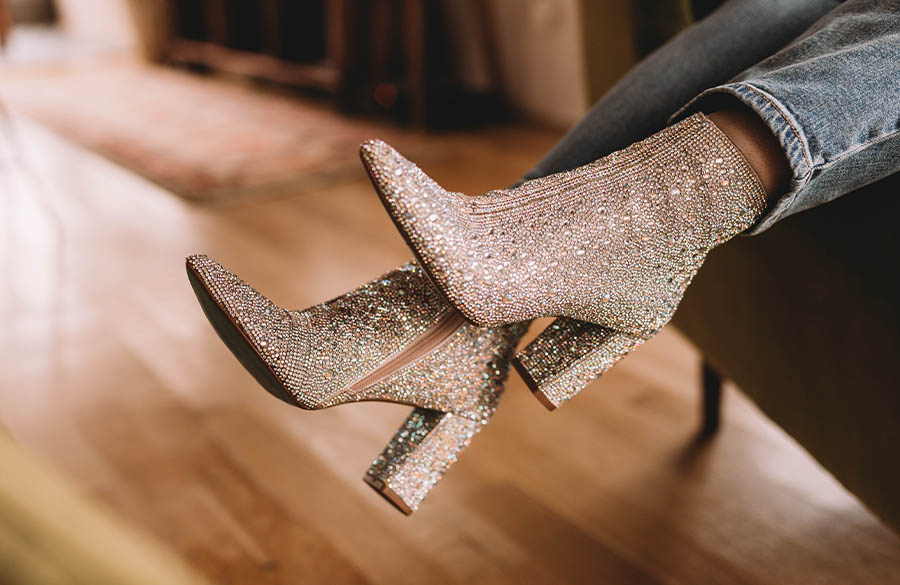 پوشیدن کفش در خانه