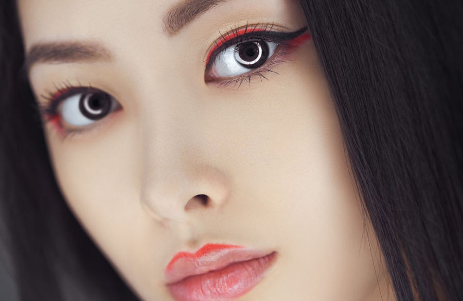 خط چشم رنگی