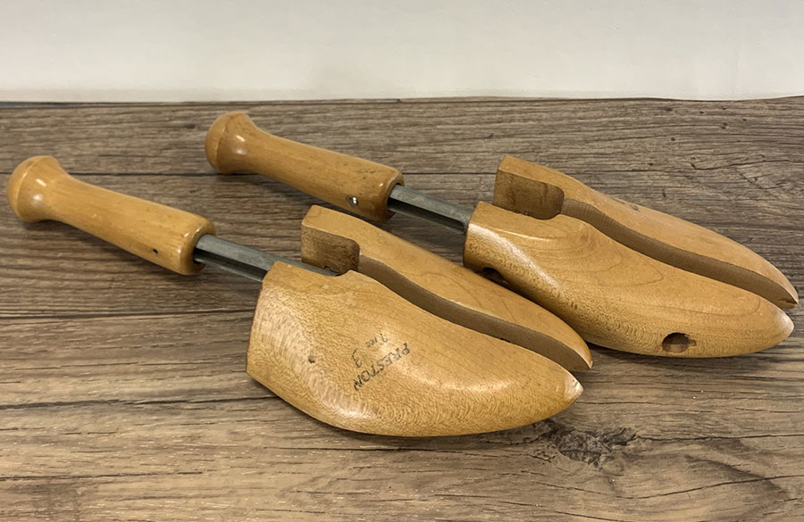 قالب کفش چرمی