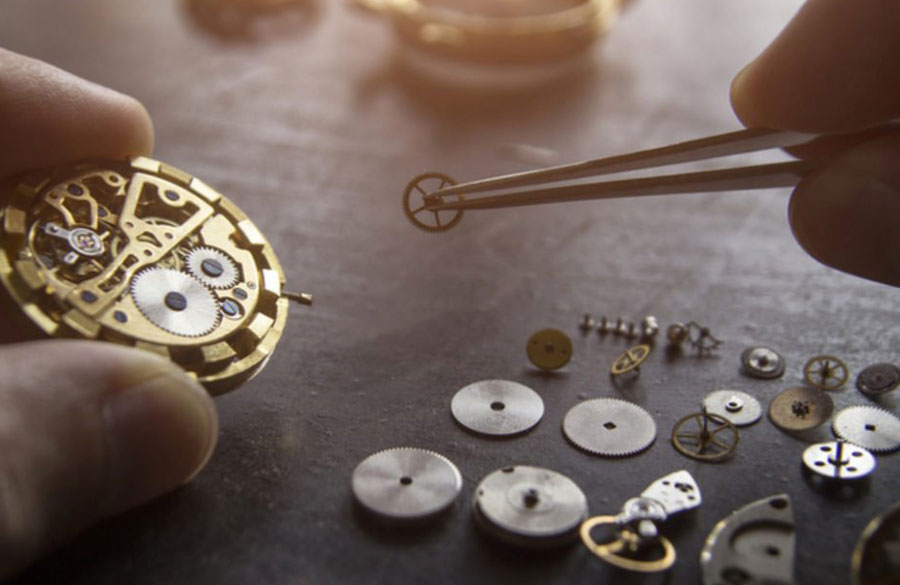 تمیز کردن ساعت مکانیکی