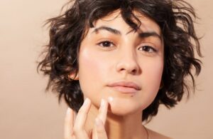 روشهای خانگی برای درمان جوش سرسفید روی بینی و چانه