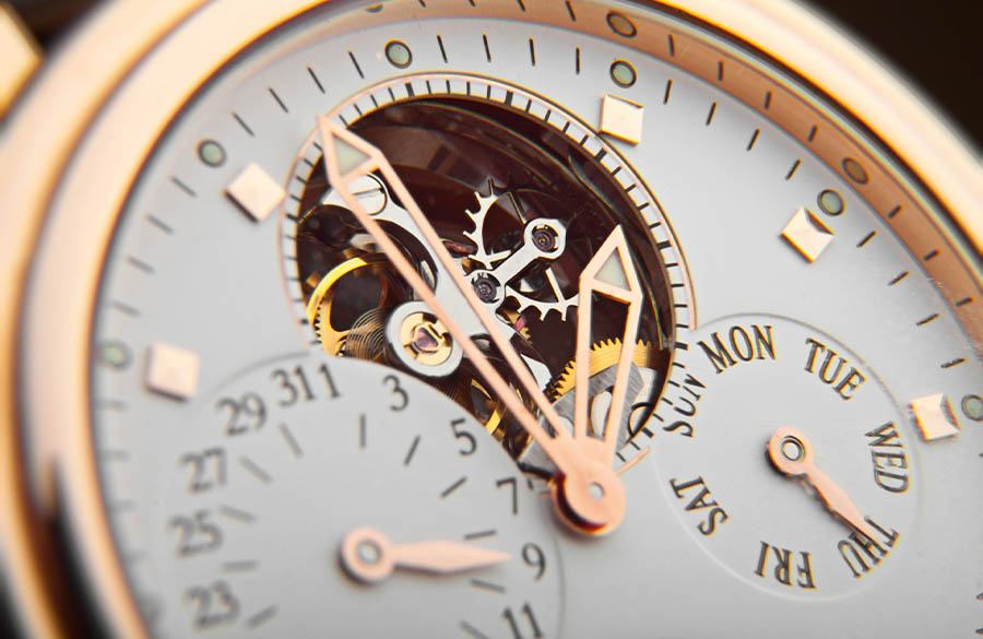 موومنت ساعت ها