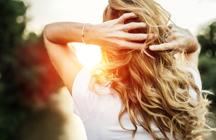 توصیههایی برای مبارزه با وز، خشکی و کدری مو