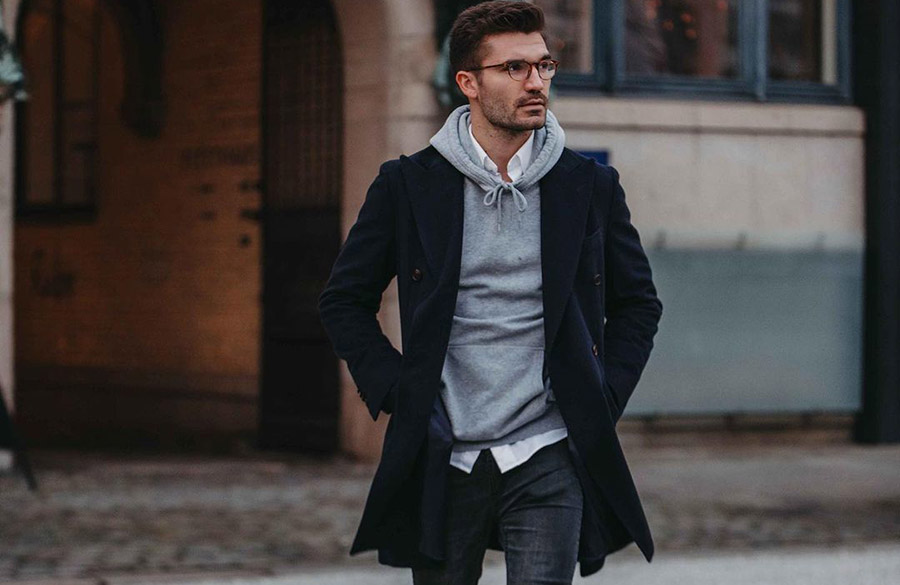 پوشیدن کت بلند با هودی