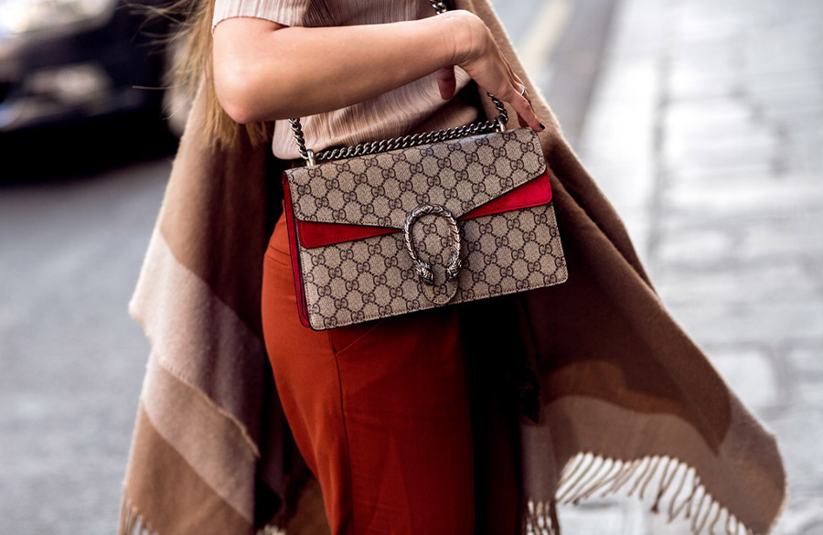 کیف با طرح لوگو