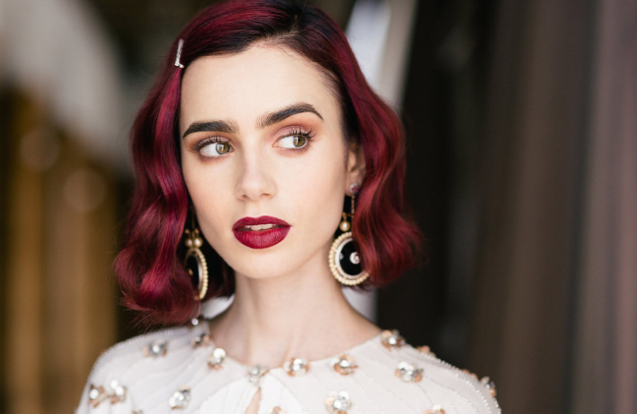 لب قرمز و برجسته