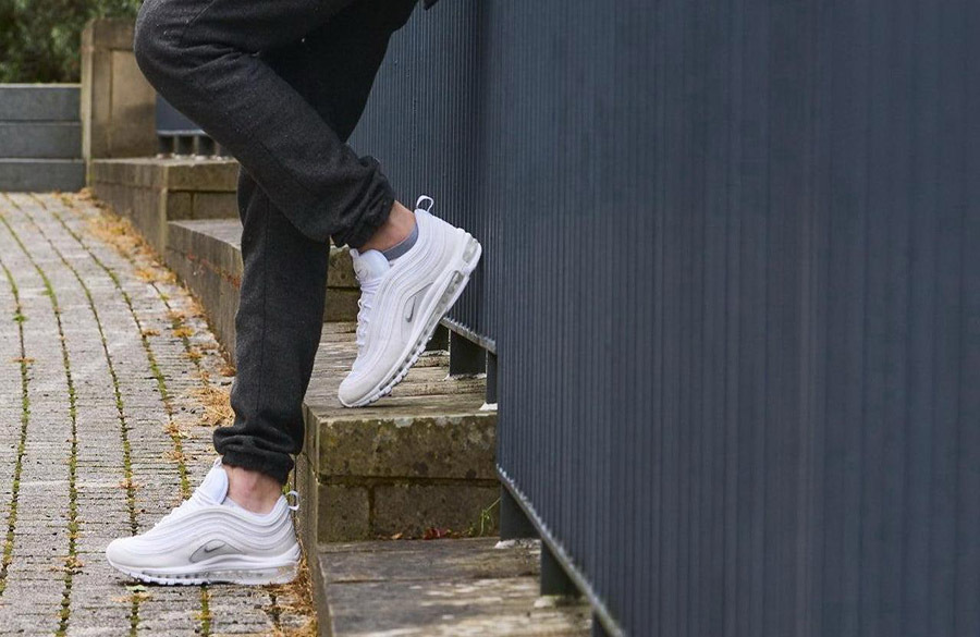 کفش کتانی عید