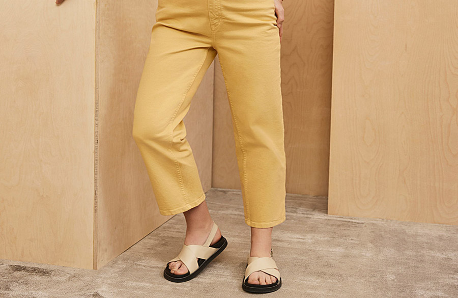 شلوار جین زرد