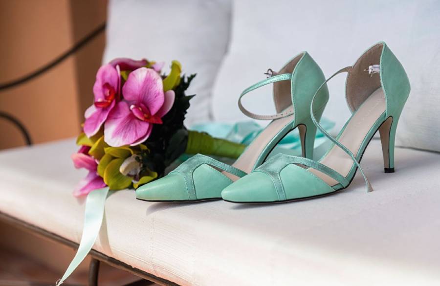 کفش سبز آبی