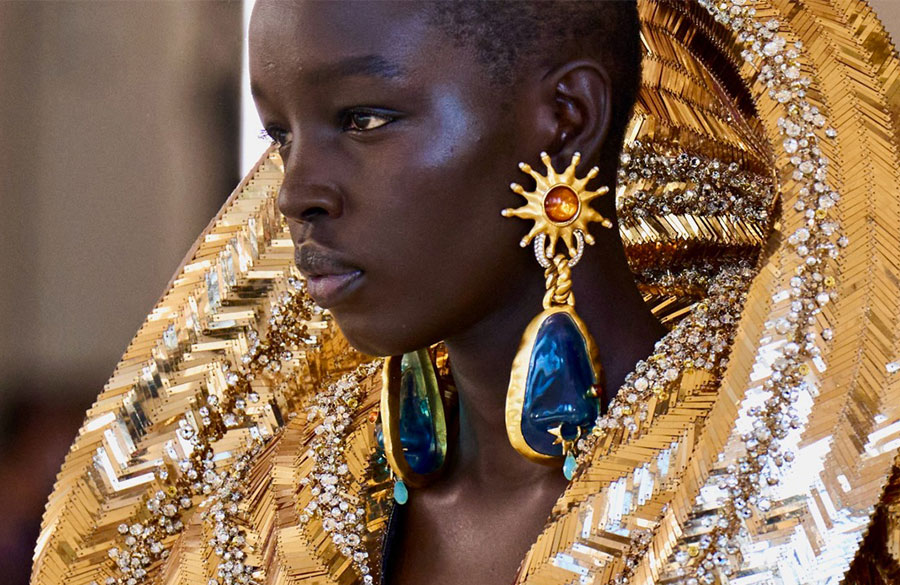 زیورآلات بسیار بزرگ!