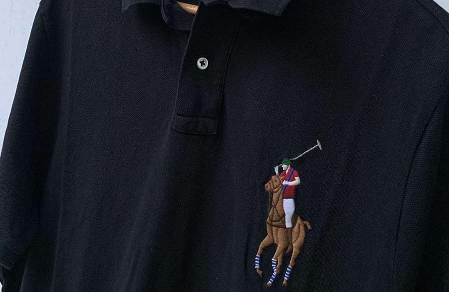 پولوشرت دارای لوگوی بزرگ