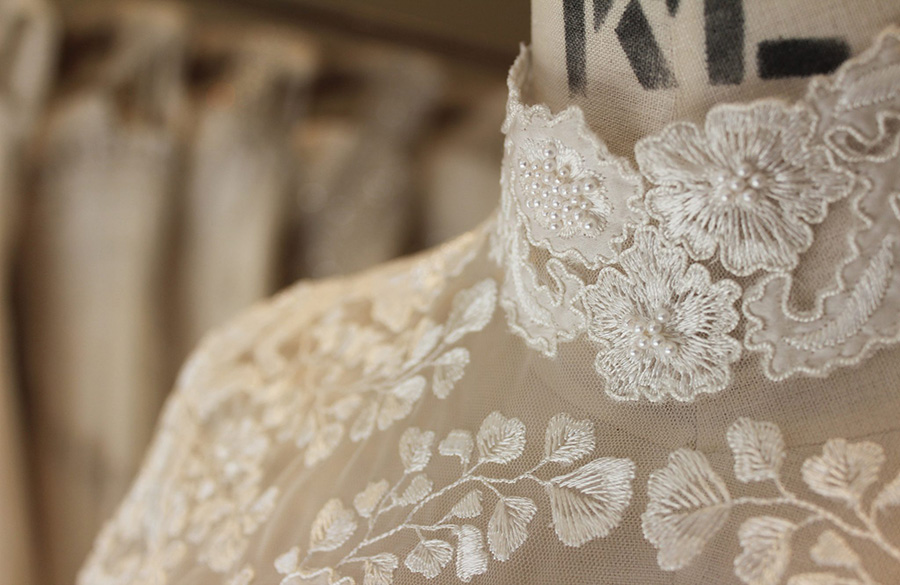 لباس عروس یقه بلند