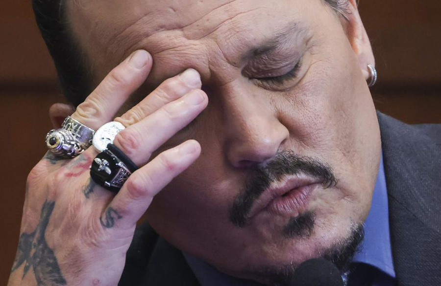 انگشتری با نماد فروهر