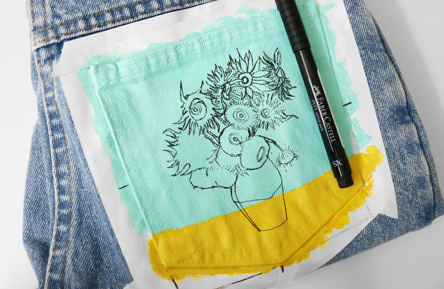 نقاشی بر روی شلوار جین