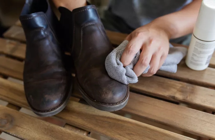 deri ayakkabı nasıl temizlenir
