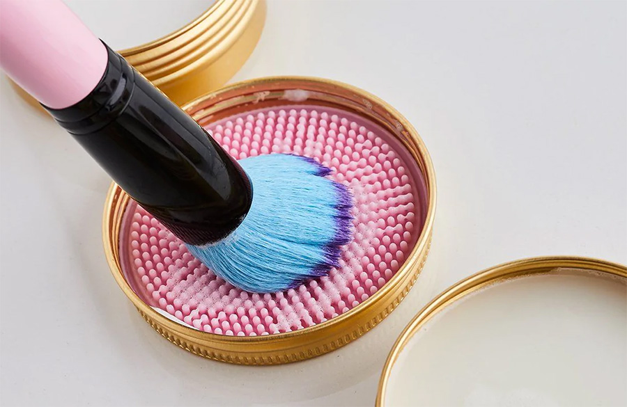 ابزار آرایشی