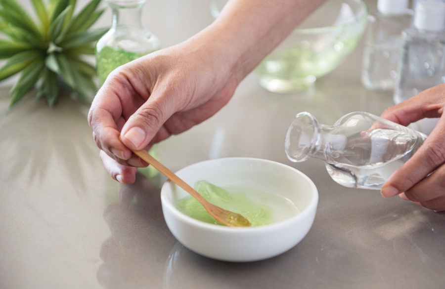 ترکیب آلوئه ورا و آب لیمو برای درمان آکنه