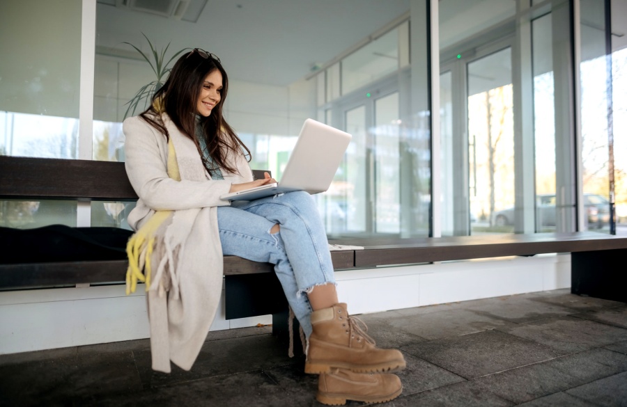 مانتوی مناسب برای اندام سیبی شکل