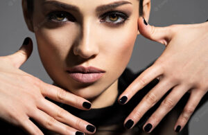 آرایش با پیراهن مشکی