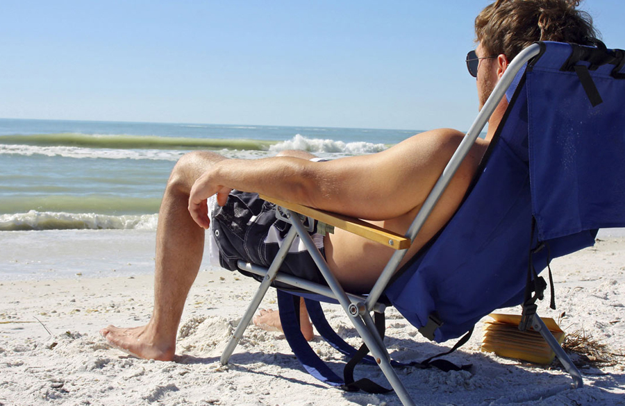 برنزه شدن با نور خورشید